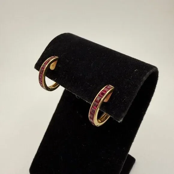 Stunning channelāset, princess cut RUBY huggie hoop earrings,14kt yellow gold - Picture 13 of 16